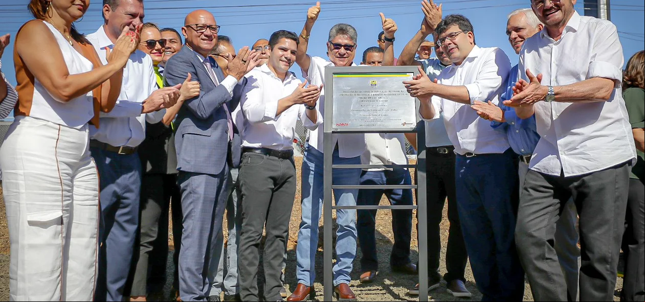 Autoridades políticas presentes