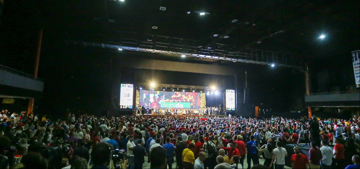Lançamento do programa Brasil sem Fome reuniu multidão no Theresina Hall