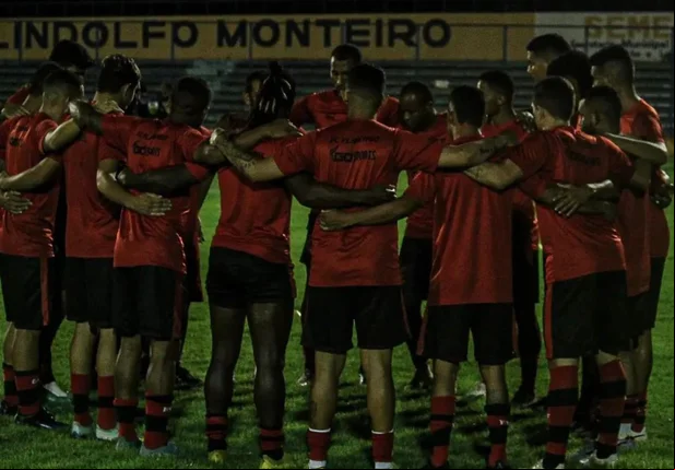 Flamengo-PI vence por goleada o Piauí por 4 a 1