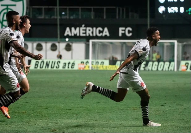 Jair marcou o gol da vitória do Vasco