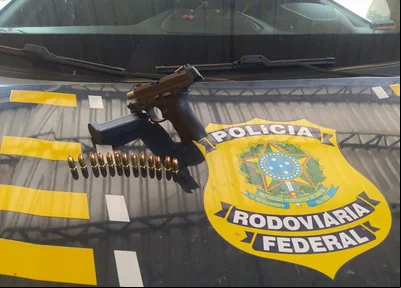 PRF prende homem que portava uma pistola Taurus, calibre .380, com carregador contendo 13 munições.