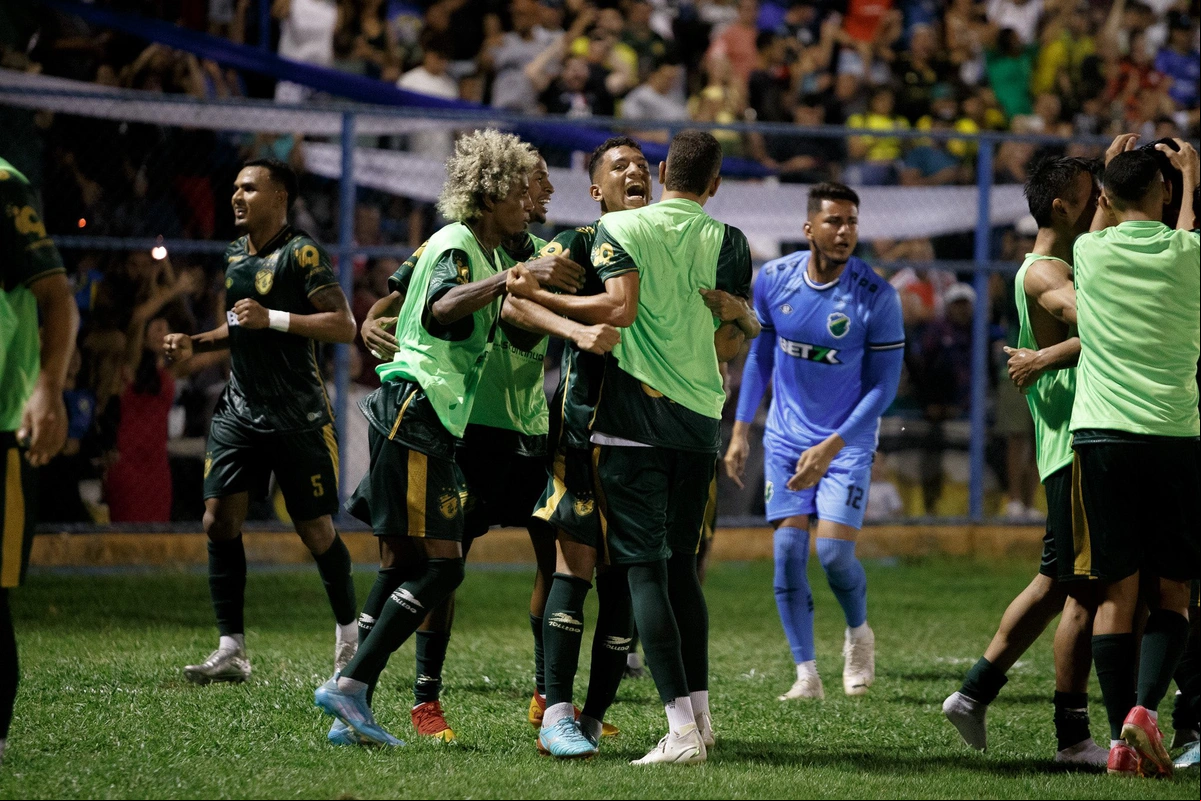 Altos vence Santa Cruz no sufoco e avança na Copa do Nordeste