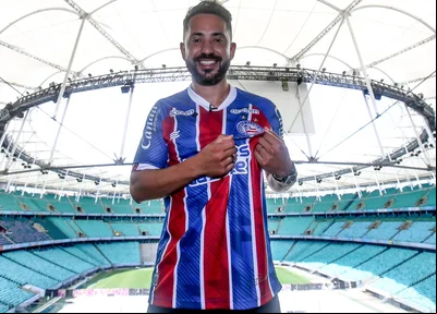 Everton Ribeiro é apresentado pelo Bahia