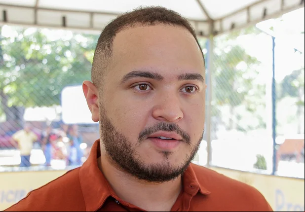 Juca Alves, diretor de asfaltamento da ETURB