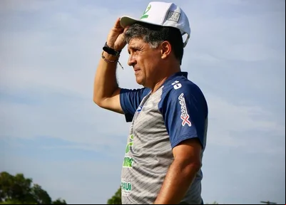 Wallace Lemos, técnico do Oeirense