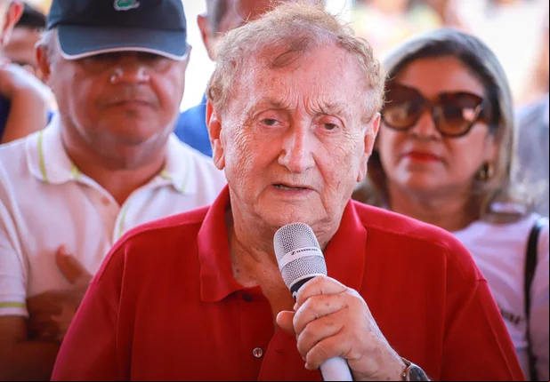 Mão Santa, prefeito da cidade de Parnaíba