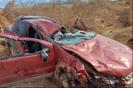 Segundo informações da PRF, Alfreu da Silva perdeu o controle do veículo, invadiu a pista contrária e capotou