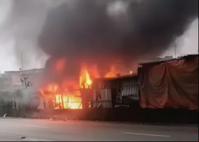 Incêndio atinge três moradias em São Paulo