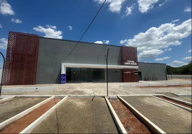 Cineteatro de Picos está com 90% da obra concluída
