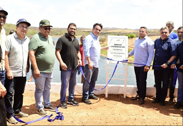 Dr. Thales Coelho ao lado de Ciro Nogueira em entrega de barragem no município de Betânia do Piauí