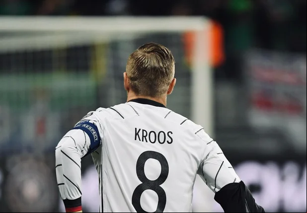 Toni Kroos retorna à seleção alemã