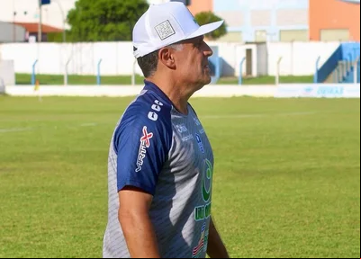 Wallace Lemos, técnico do Oeirense