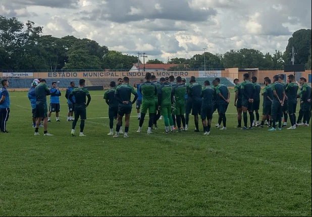 Altos tem dúvida no meio-campo para jogo contra o Oeirense