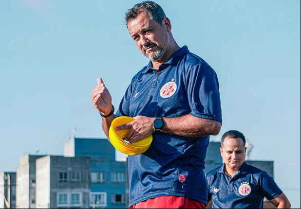 Marquinhos Santos, técnico do América-RN