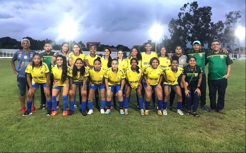 Equipe feminina do Tiradentes