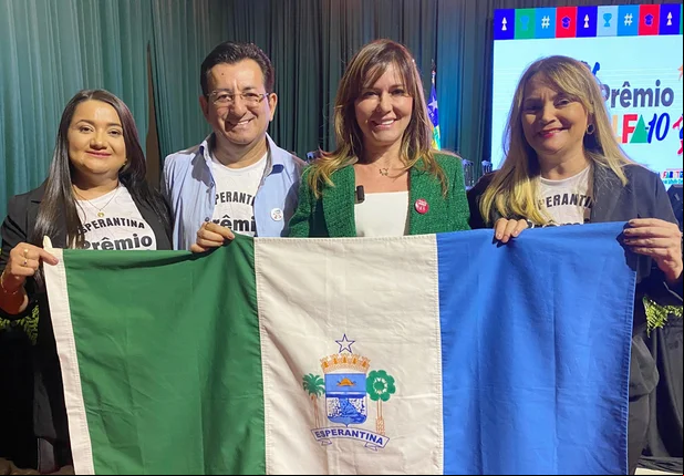 Escolas de Esperantina recebem premiação do Alfa-10 de Educação em Teresina