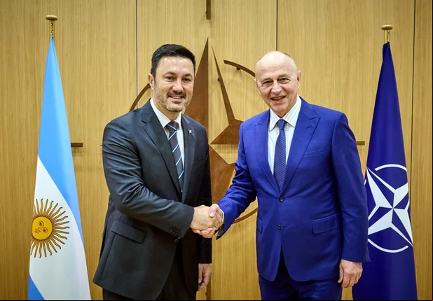 Luis Petri e Mircea Geoana