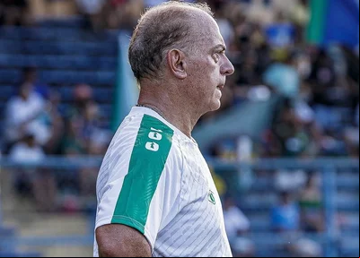 Carlos Rabello, técnico do Altos