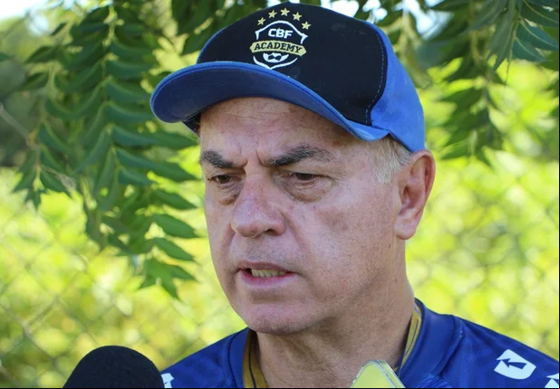 Carlos Rabello, técnico do Altos