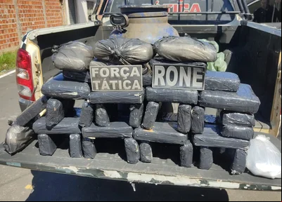 Drogas apreendidas pela PM no bairro Mafrense, zona norte de Teresina
