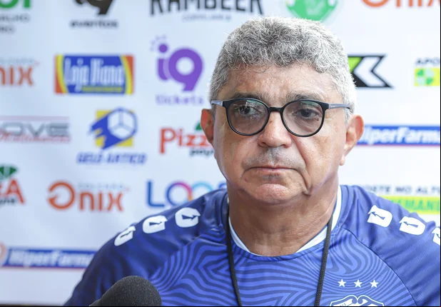 Flávio Araújo, técnico do Altos