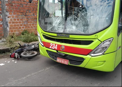 Ônibus teve apenas danos na parte dianteira
