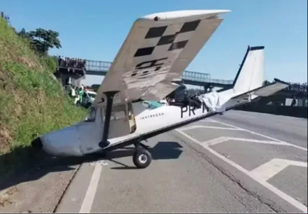 Aeronave fez pouso forçado na Avenida Régis Bittencourt