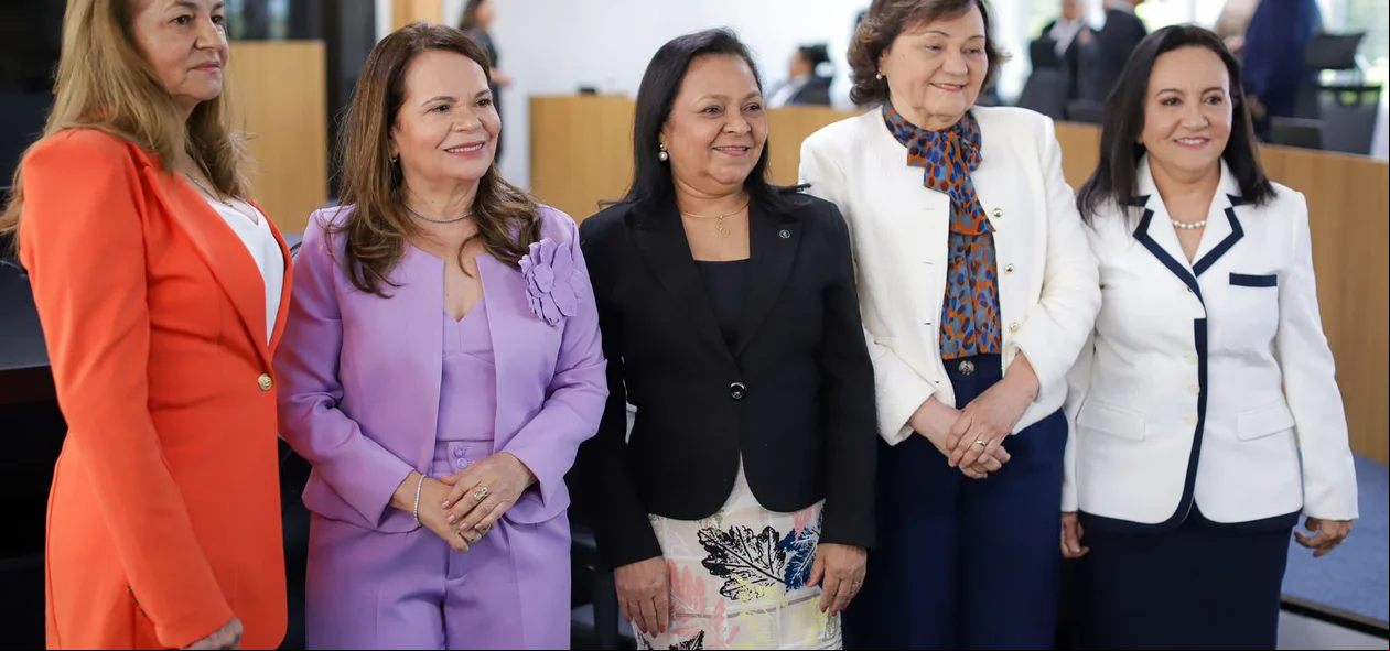 Magistradas Maria Luiza Mello, Lucicleide Belo, Elvira Maria Osório, Haydée Lima de Castelo Branco e Maria Célia Lúcio Lima