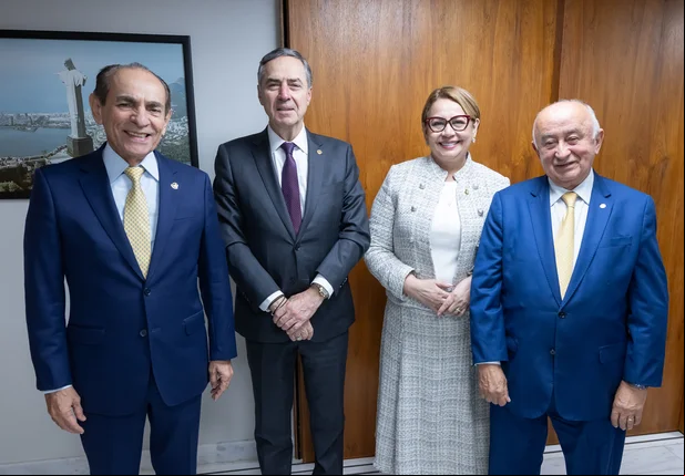 Ministro Luís Roberto Barroso se reuniu com Marcelo Castro, Júlio César e Jussara Lima
