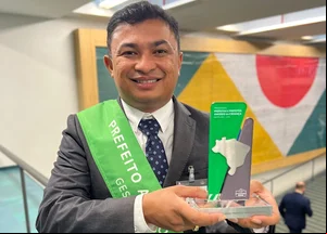 O prefeito Aldemes Barroso