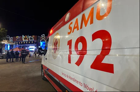 Ambulância do Samu para atendimento ao público