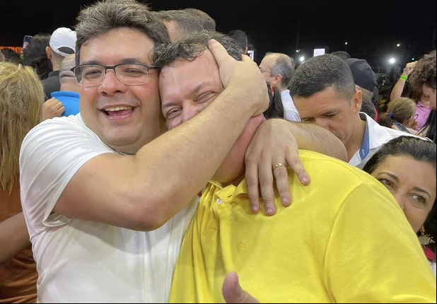 Marquinho Maia recebe o carinho do governador Rafael Fonteles