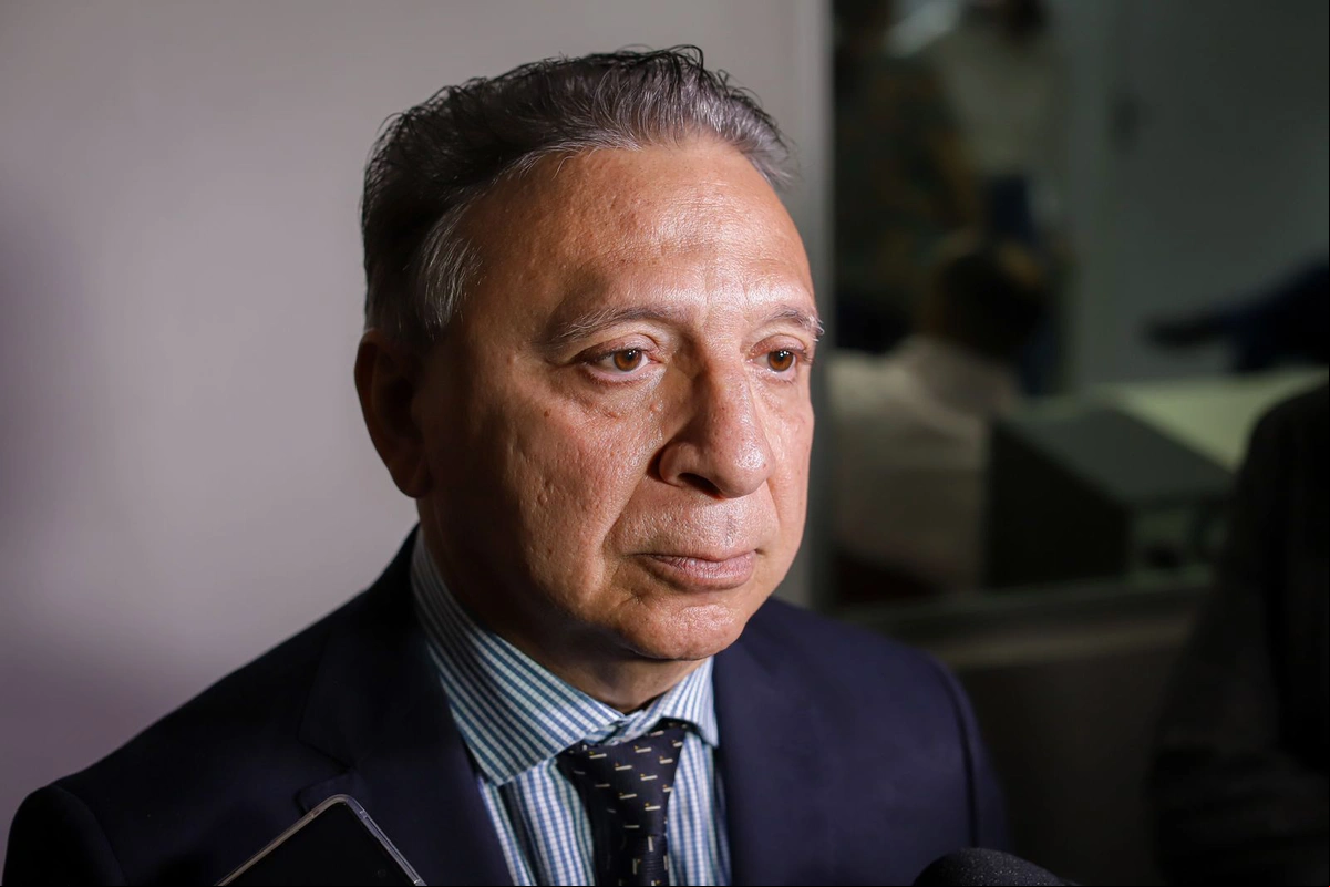 Secretário Emílio Júnior
