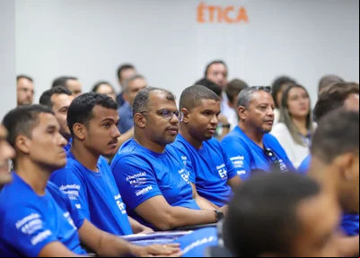 Turma da Escola de Eletricistas