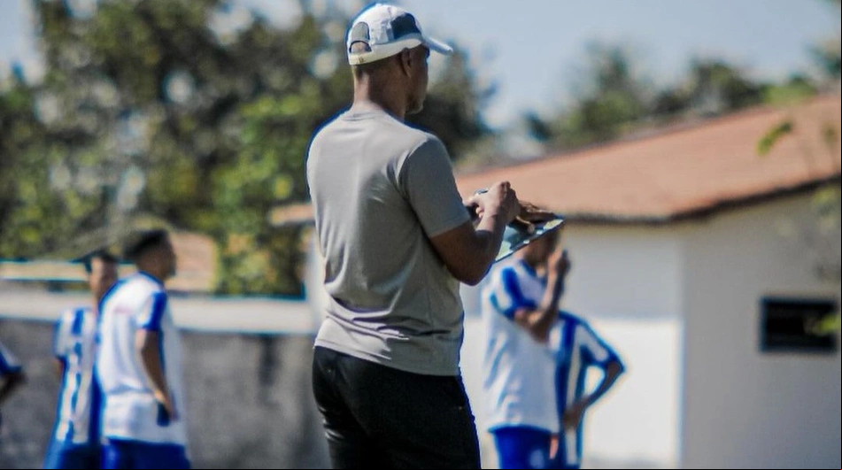 Eduardo Rodrigues, técnico do Comercial