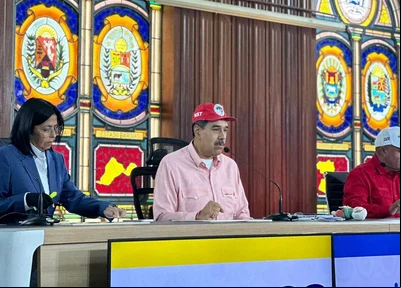 Nicolás Maduro utiliza boné do MST em evento