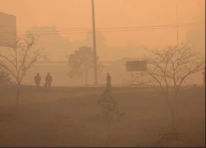 Brasília amanheceu coberta de fumaça