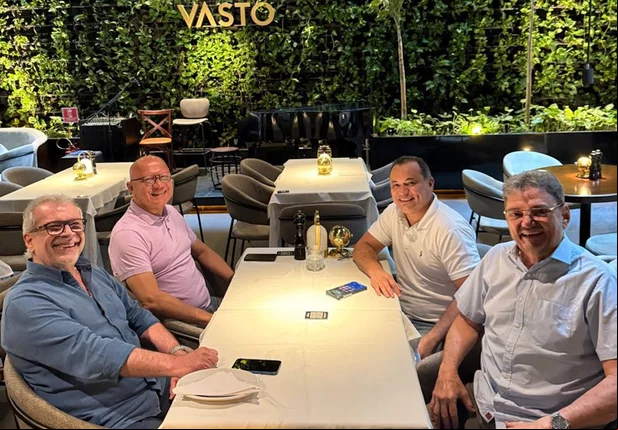 Da esquerda para a direira: João Vicente Claudino, Franzé Silva, Evaldo Gomes e Wilson Martins