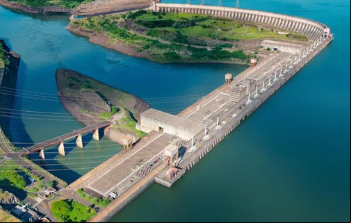 Governo Lula estuda quitar rombo milionário de Itaipu com conta de energia mais cara ao brasileiro