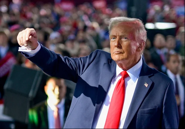 Pela segunda vez, Donald Trump toma posse como presidente dos EUA