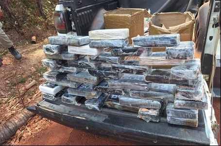 PM apreende 36 tabletes de cocaína durante Operação Bloqueio em Altos