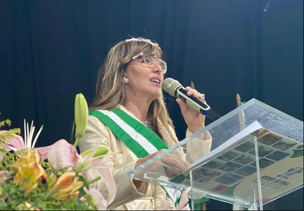 Prefeita Ivanária Sampaio toma posse
