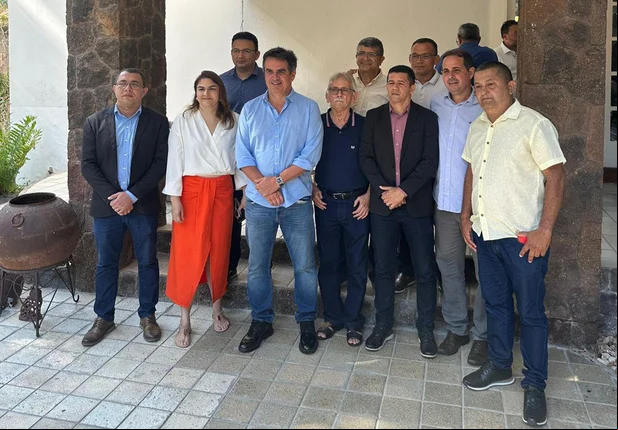Comissão de suplentes de vereador de Teresina em visita ao senador Ciro Nogueira (PP), nessa segunda-feira (03)