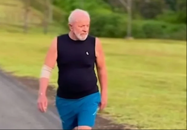 Lula fazendo caminhada
