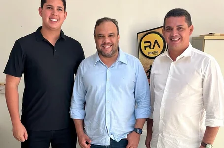 Prefeito João Arilson e deputados