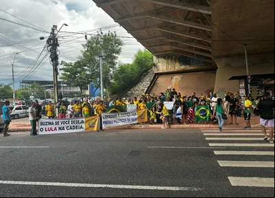 Apoiadores de Bolsonaro presentes na manifestação
