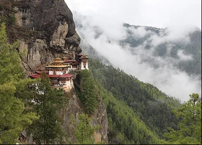 Mosteiro Taktsang Palphug, no Butão