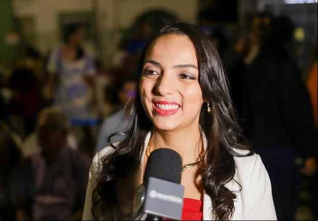 Secretária Ingrid Persi