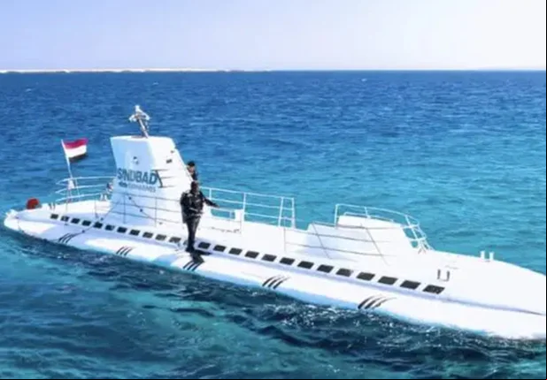 Submarino turístico afunda no Egito e deixa seis russos