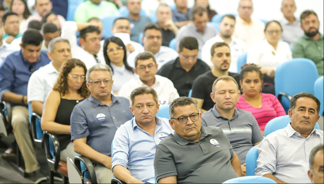Autoridades presentes na solenidade